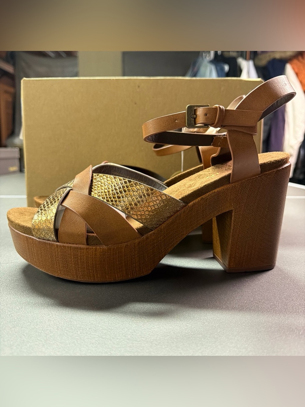 WHITE MOUNTAIN FOOTBEDS Womens Brown 1-1/2" Platform Achiever Heeled Sandal 11 M - Picture 4 of 9